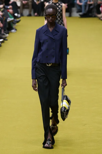 Look 45